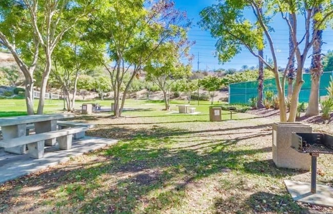 Building Photo - 10194 Wateridge Cir unit 152