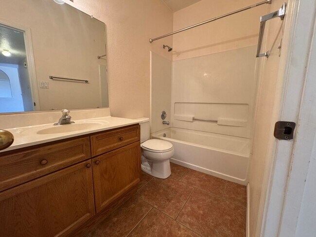 Foto del edificio - Cute Northwest Townhome!