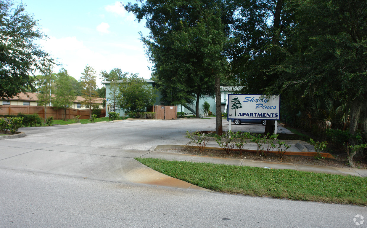 Primary Photo - Shady Pines Apartments