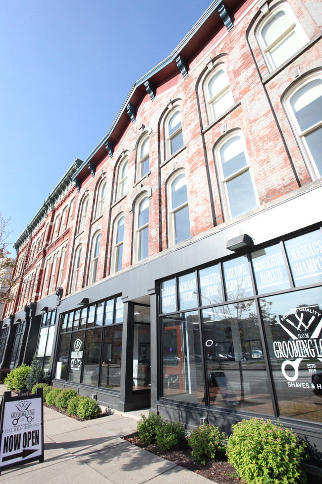 Barber Shop en planta baja - The Granite Works