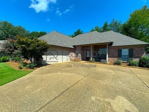 Building Photo - 120 Marion Dr