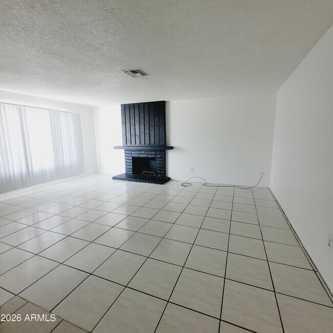 Building Photo - 4424 N 53rd Ln