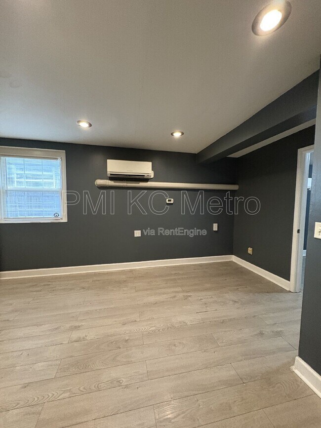 Foto del edificio - 4629 Harrison St
