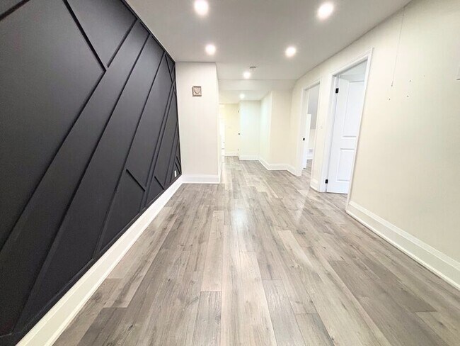 Photo du bâtiment - 87 Victoria Ave N