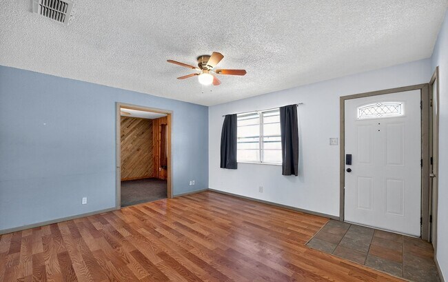 Foto del edificio - 604 Fegan St