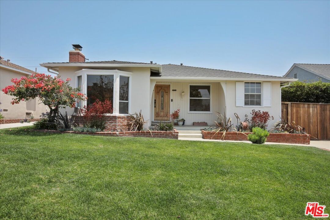 Foto principal - 8150 Kenyon Ave