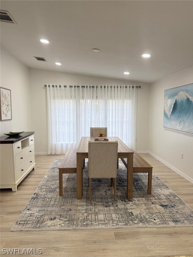 Foto del edificio - 27579 Big Bend Rd