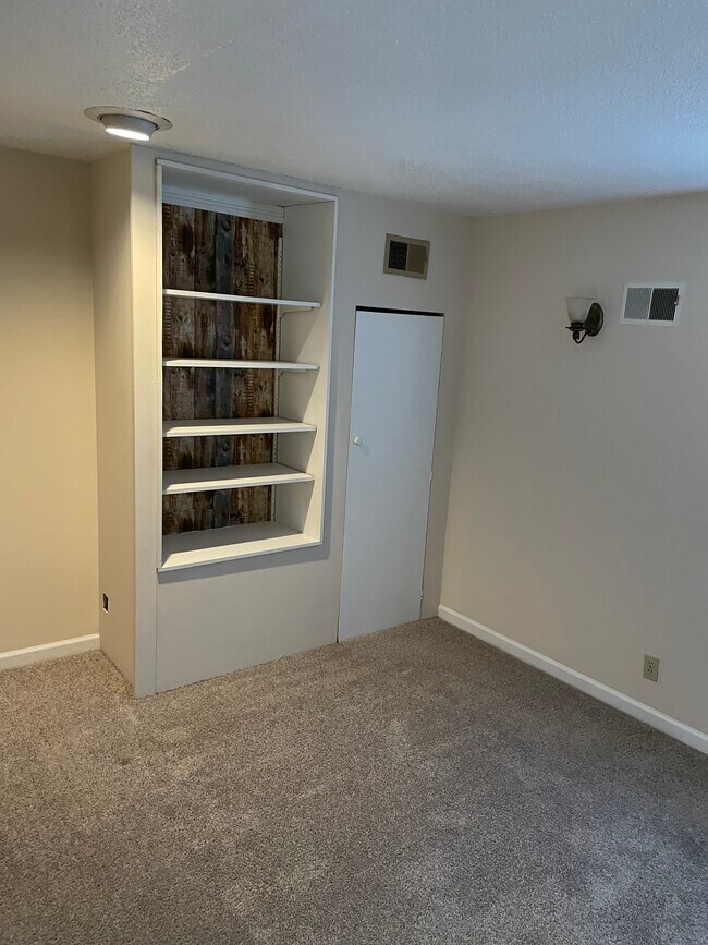 BEDROOM 1 - 807 W Mission Ave