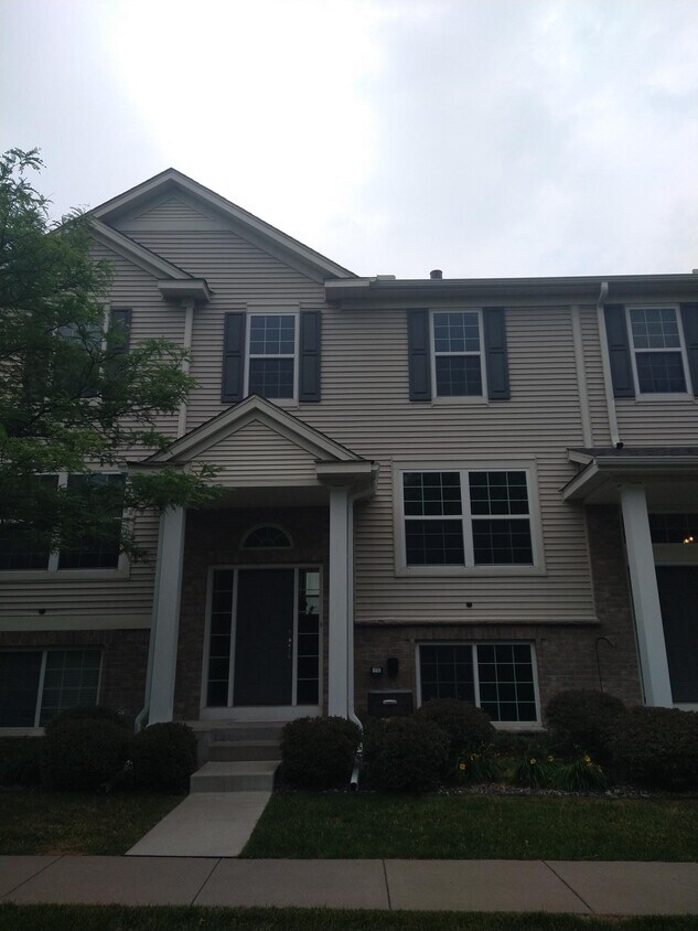 937 Ledgestone Dr, Mahtomedi, MN 55115 Townhome Rentals in Mahtomedi