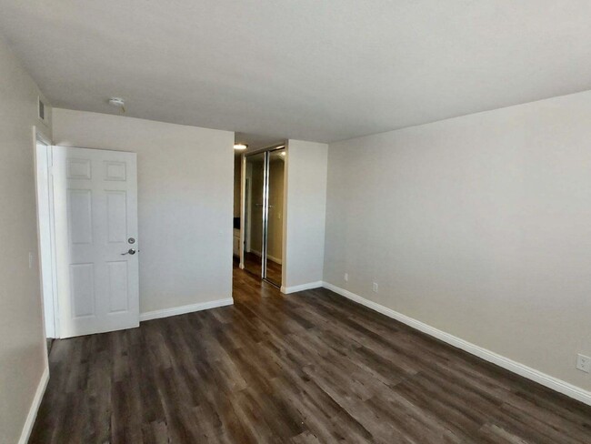 Foto del edificio - Recently Renovated 3-Bed, 2-Bath Condo