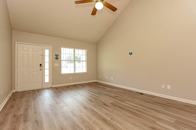 Building Photo - 1610 Cedar Tree Ln