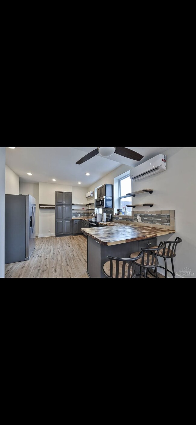 Kitchen - 104 W 64th St