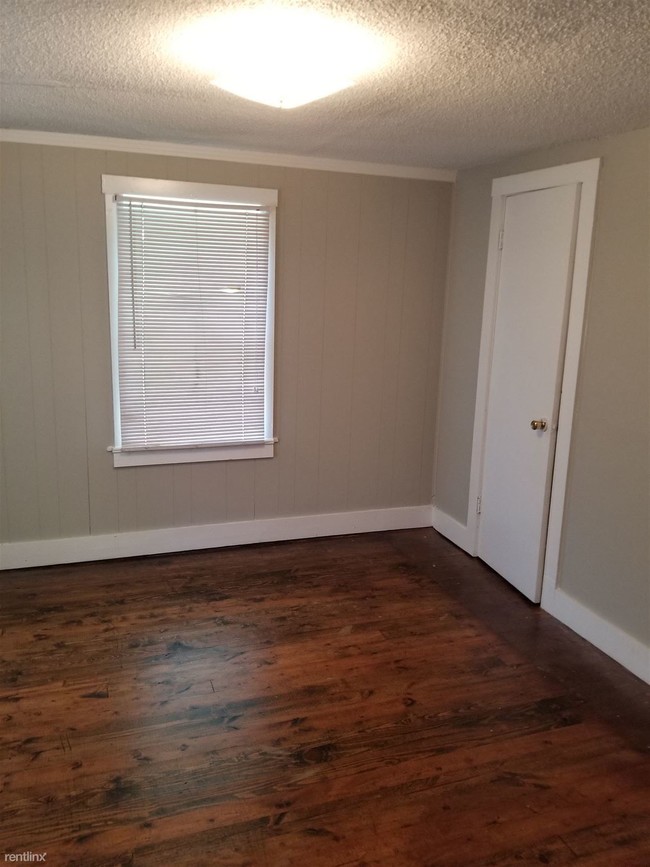 Building Photo - 2 br, 1 bath House - 902 33rd Ave N