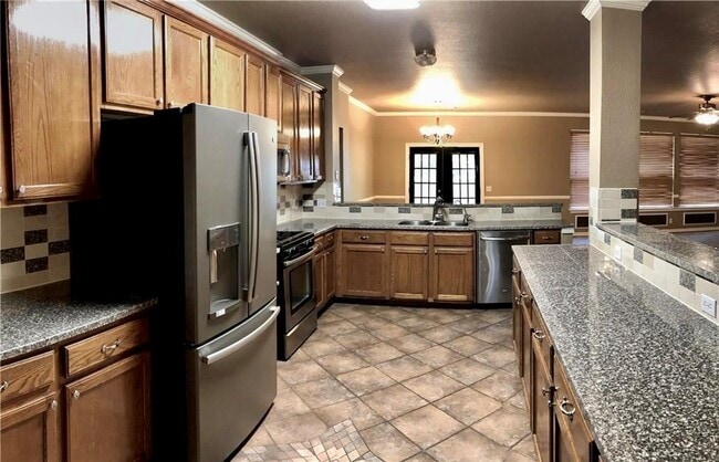 Building Photo - 7021 Albacete Ln