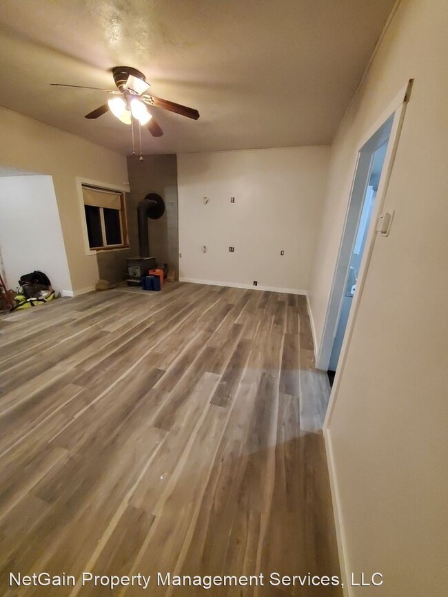 Foto del edificio - 2 br, 1 bath House - 833 South 200 West