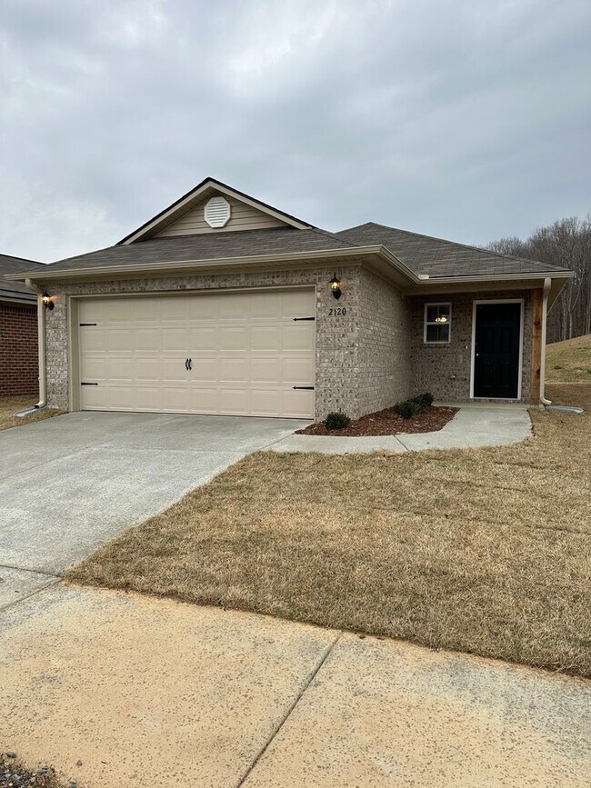 Building Photo - *Pre-leasing* Three Bedroom | Two Bathroom...