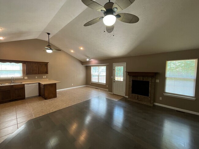 Foto del edificio - Beautiful Ozark Home for Lease