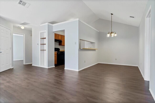 Foto del edificio - 620-622 Greenlawn Blvd