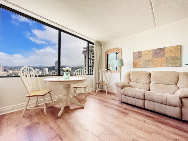 Building Photo - Pet Friendly Furnished Waikiki Studio with Central A/C and Parking. Utilities Included in Rent.
