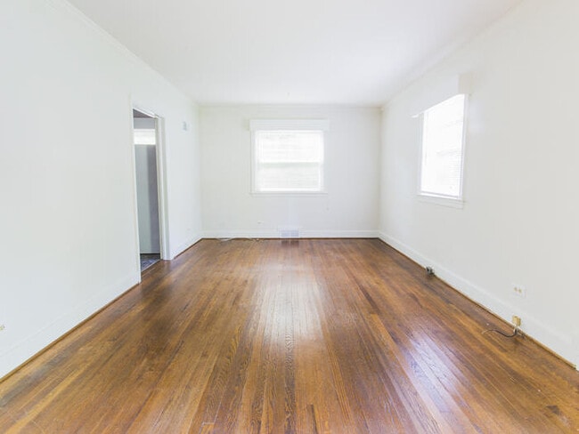 Living Room - 930 Hemlock Ln