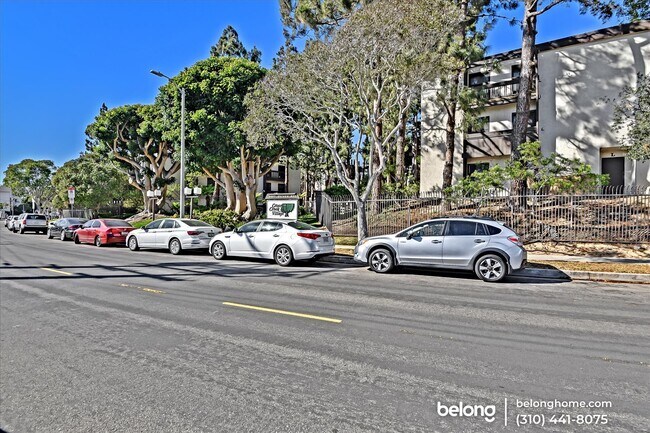 Foto del edificio - 7777 W 91st St