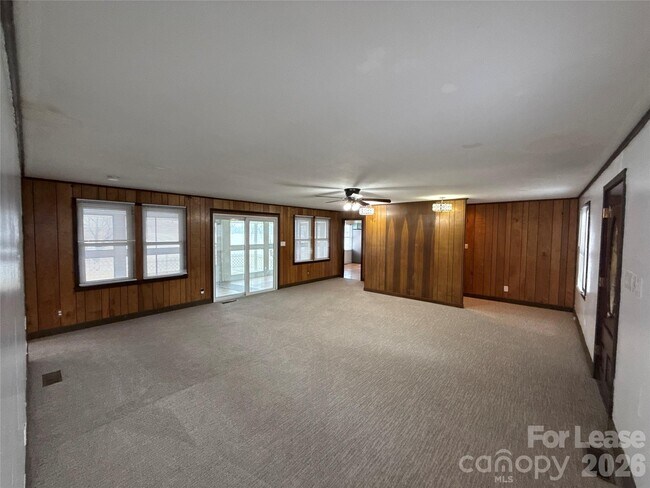 Foto del edificio - 3628 Brooks Ln