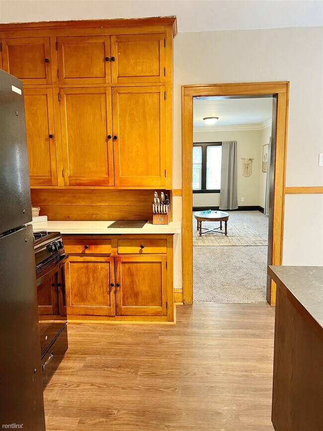 Building Photo - 1 br, 1 bath Duplex - 3921 North Thomas Av...