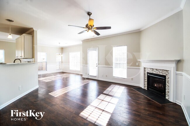 Building Photo - 6720 Winners Dr