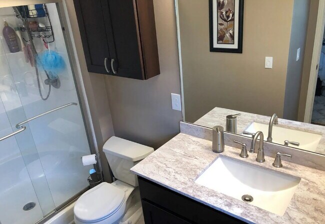 Foto del edificio - 3bed/2bth. Once acre lot w/storage shed an...