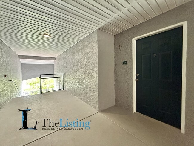 Building Photo - 18001 Richmond Pl Dr