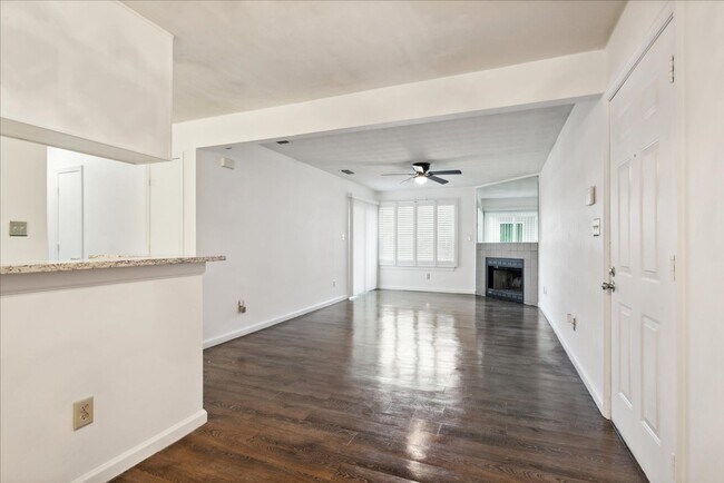 Building Photo - 3959 Horse Run Glen