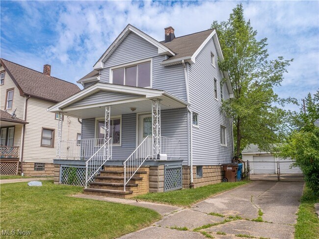 Foto del edificio - 3814 Russell Ave