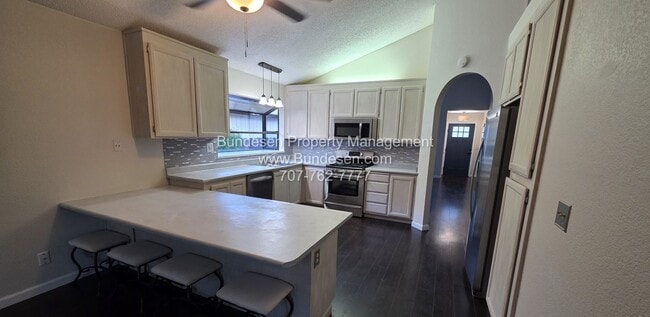 Foto del edificio - Charming and spacious 3 bedroom, 2 bath si...