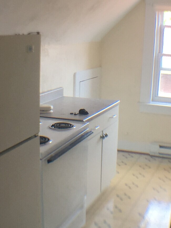 2462 Fairview Ave Unit 3, Cincinnati, OH 45219 Apartment for Rent in