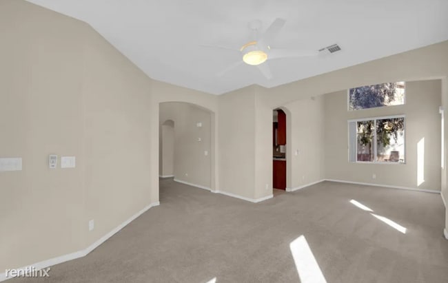 Building Photo - 4 br, 2 bath House - 4428 Little Blue Hero...