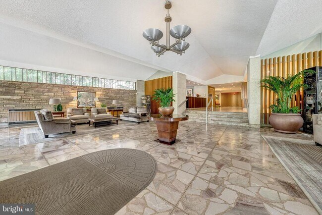 Foto del edificio - 1200 N Nash St
