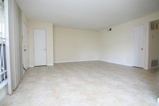Building Photo - 7714 Renwick Dr