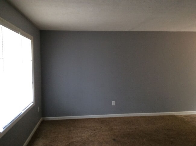 Building Photo - 1223 Clear Ridge Ln