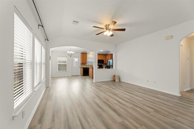Foto del edificio - 25118 Hazel Ranch Dr