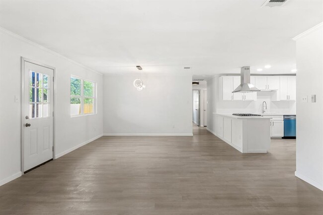 Building Photo - 7707 Whitsun Dr