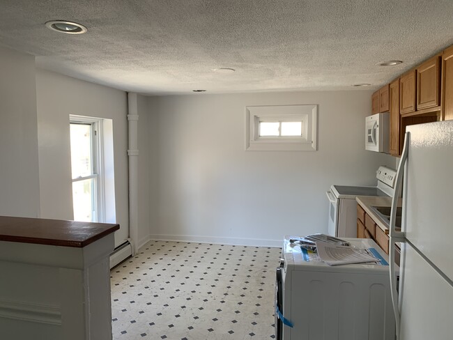 transition to kitchen - 1 N Franklin St