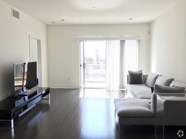 Building Photo - 1700 SAWTELLE BLVD PH9