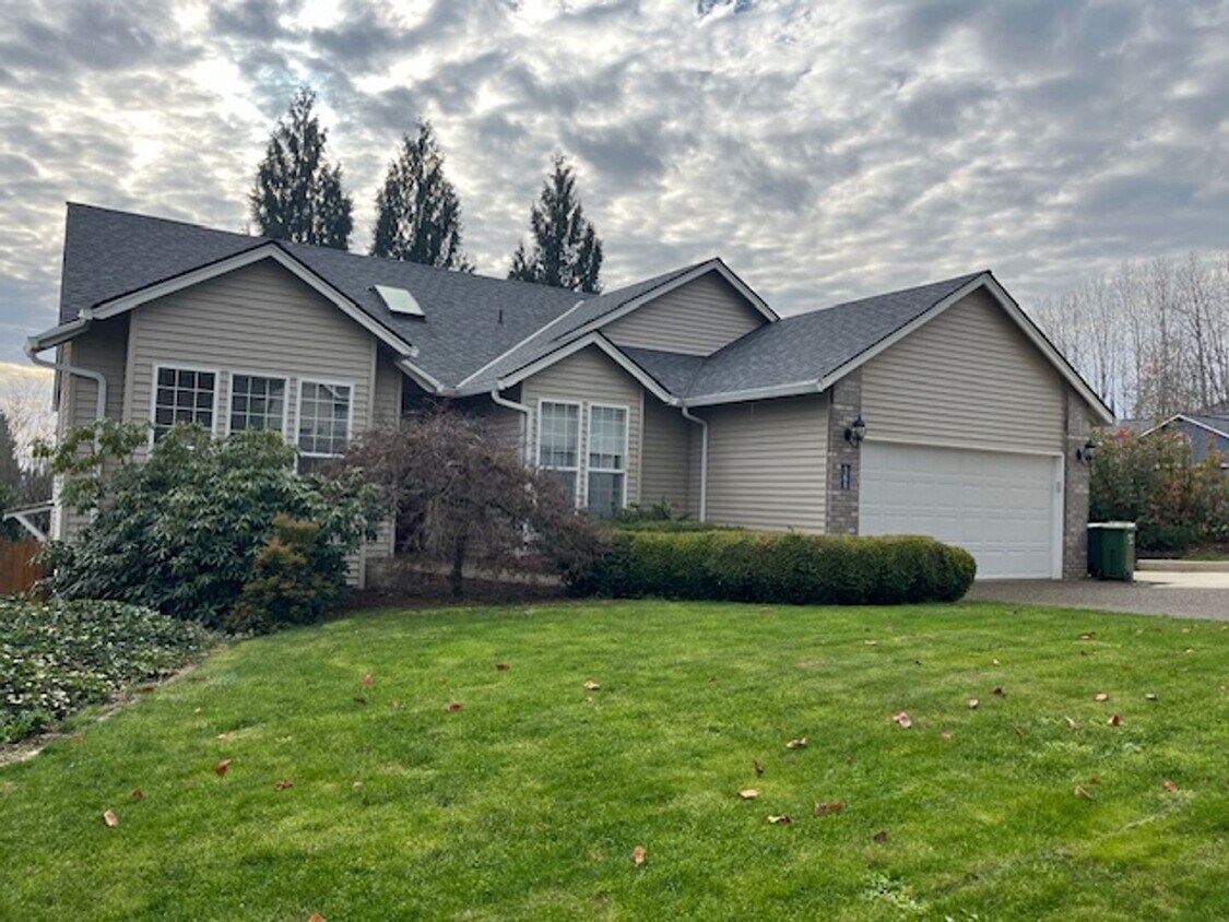 161 NW Plum St, Dundee, OR 97115 House Rental in Dundee, OR