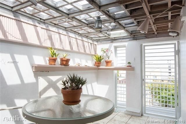 Building Photo - 2 br, 2 bath  - 1519 Drexel Ave Apt 501