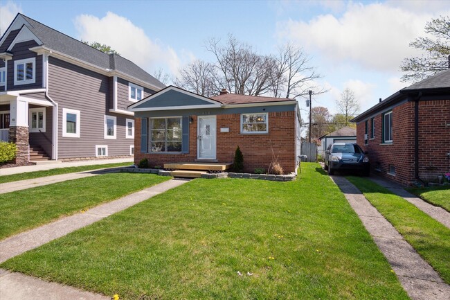 Building Photo - 414 Fairgrove Ave