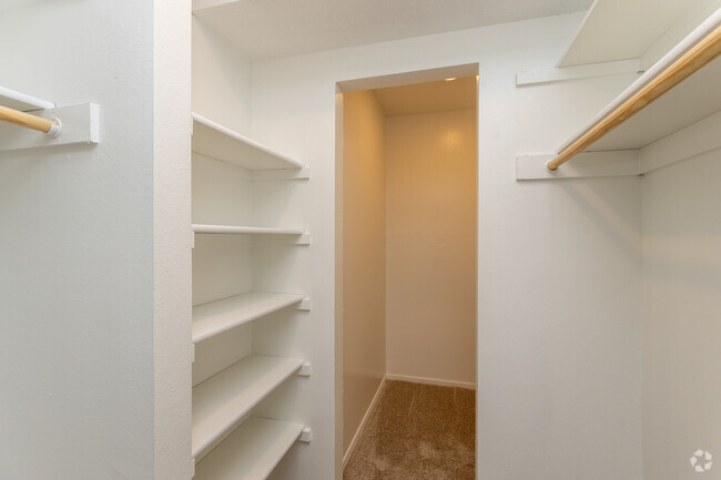 Small 1 Bed - Closet - Timbercreek Apartments