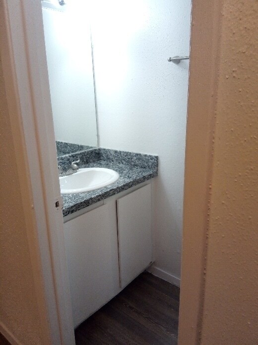 Foto del edificio - 2 bed/ 1.5 bath townhome