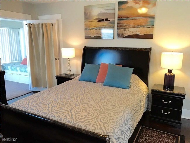 Foto del edificio - 1 br, 1 bath - 391 Oak St