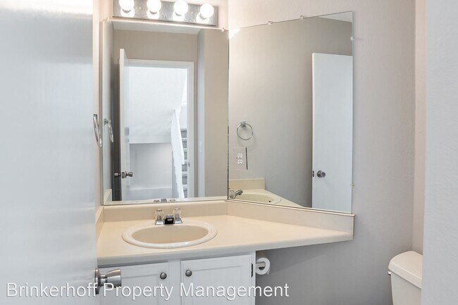 Building Photo - 3 br, 3.5 bath House - 3082 S Biscay Circle