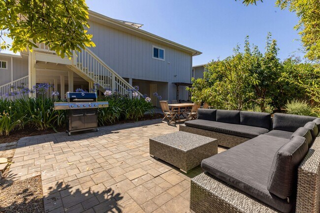 Building Photo - 214 S Branciforte Ave